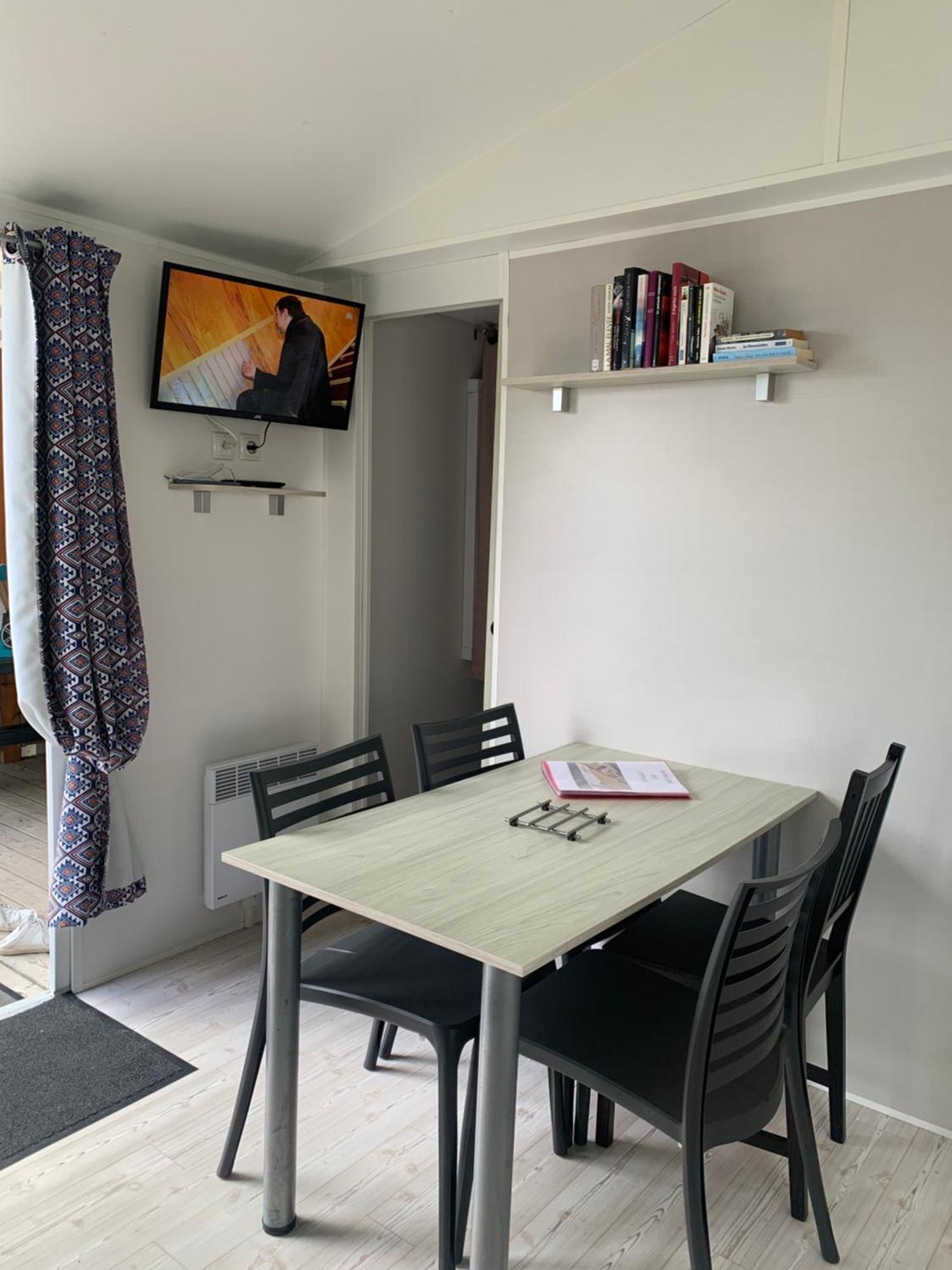 Mobil Home 10 M Et Mme Colas Litteau Exterior photo
